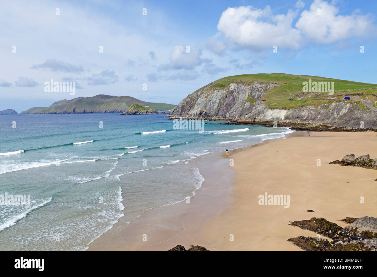 Slea Head mit Coumeenoule Strand, Dingle Halbinsel, Co. Kerry, Irland Stockfoto