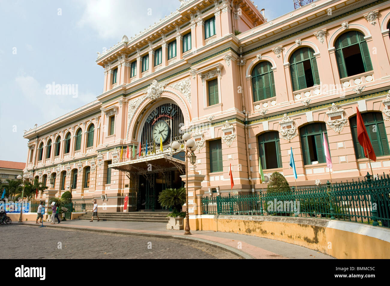 Das äußere der Hauptpost in Saigon, Ho-Chi-Minh-Stadt, Vietnam Stockfoto