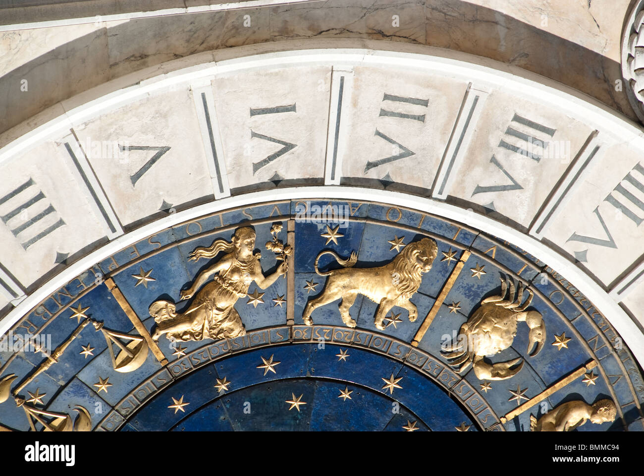 Uhr Mit Römischen Zahlen Stockfotos & Uhr Mit Römischen Zahlen Bilder
