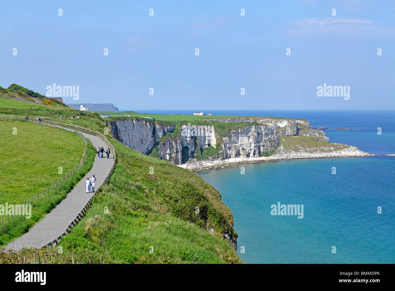 Fuß entlang der Küste von Antrim, Nordirland Stockfoto