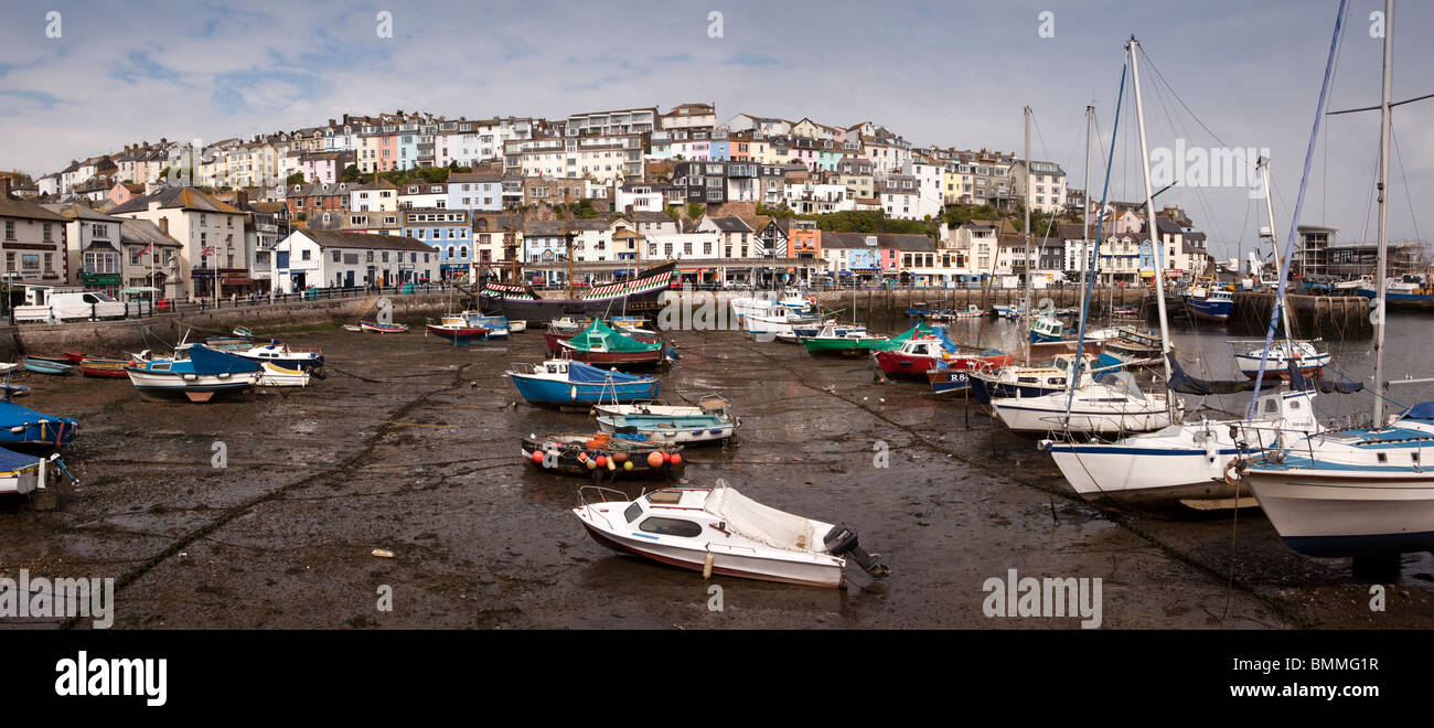 Großbritannien, England, Devon, Brixham Hafen bei Ebbe, Panorama Stockfoto