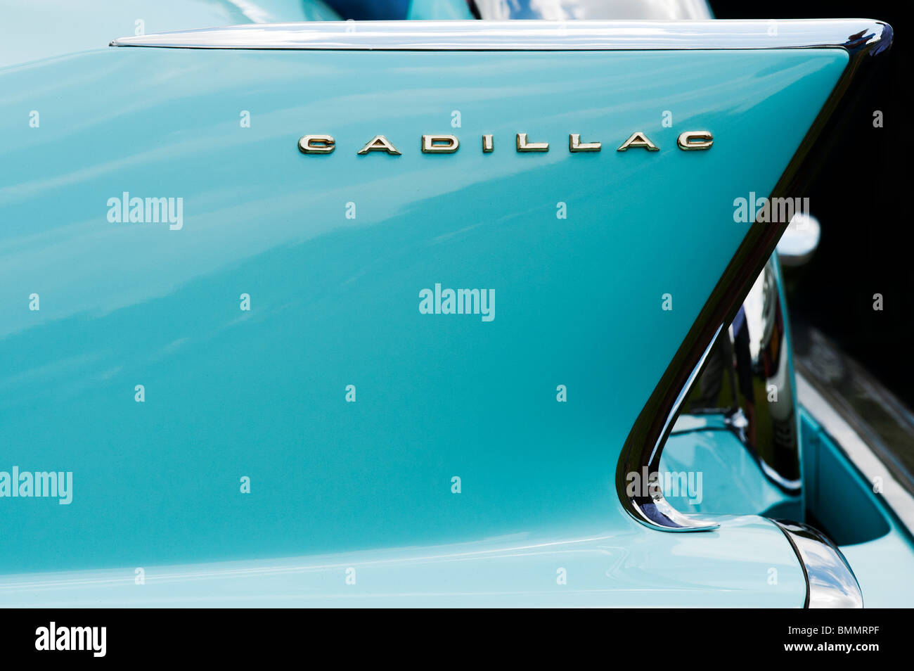 1958 Cadillac Auto Emblem auf eine Schwanzflosse. Amerikanische Oldtimer Stockfoto