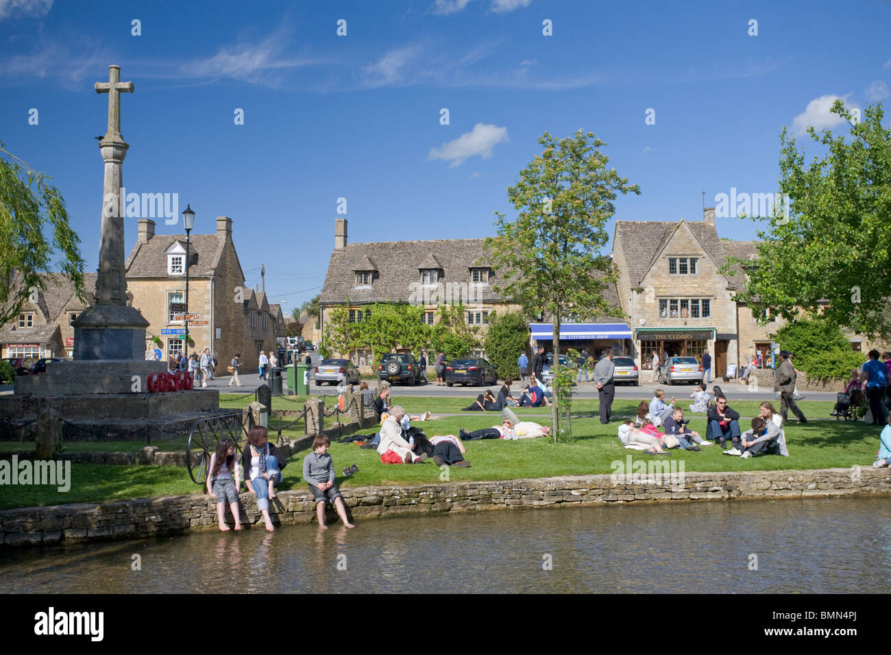 Dorf Bourton-on-the-Water, Cotswolds, Gloucestershire Stockfoto