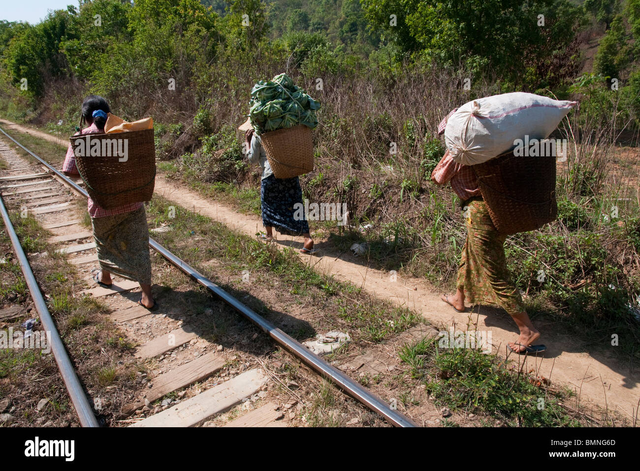 Myanmar. Burma. Shan-Staat. Bahngleise in der Nähe von Mindayk Bahnhof Stockfoto