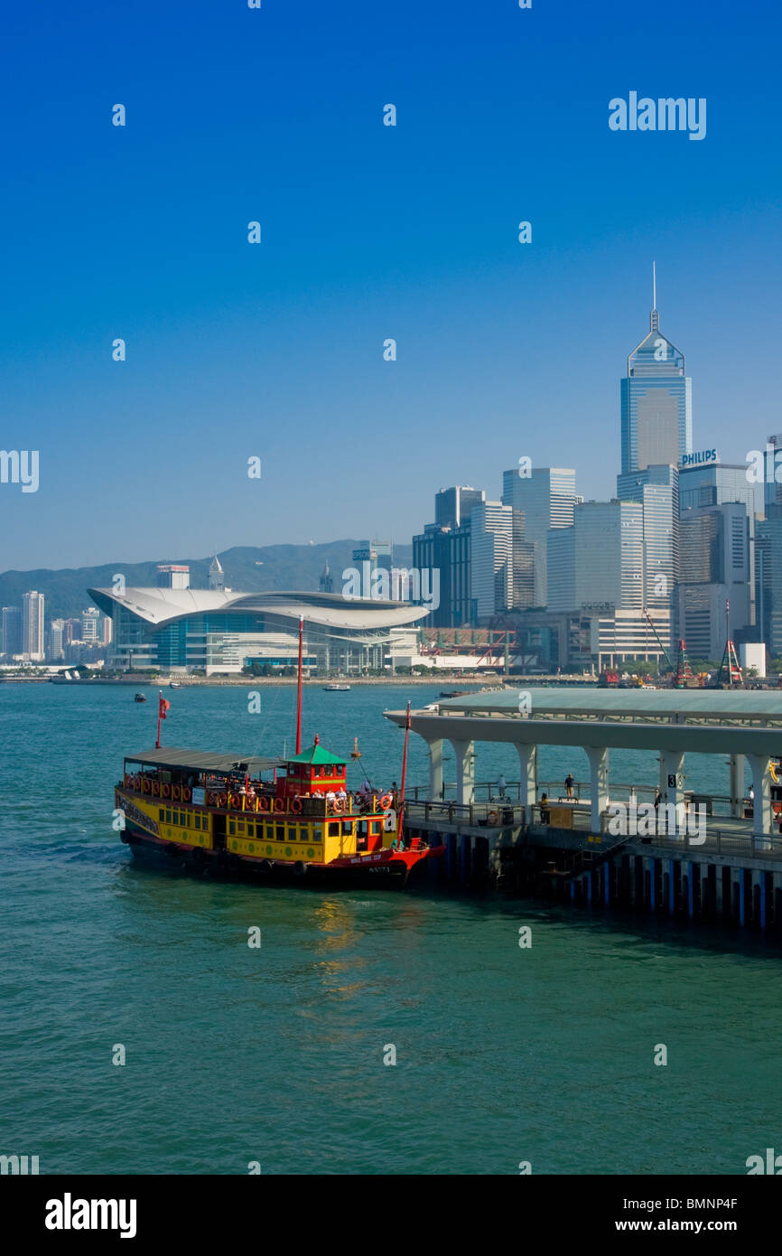 Hafen-Skyline-Junk Stockfoto