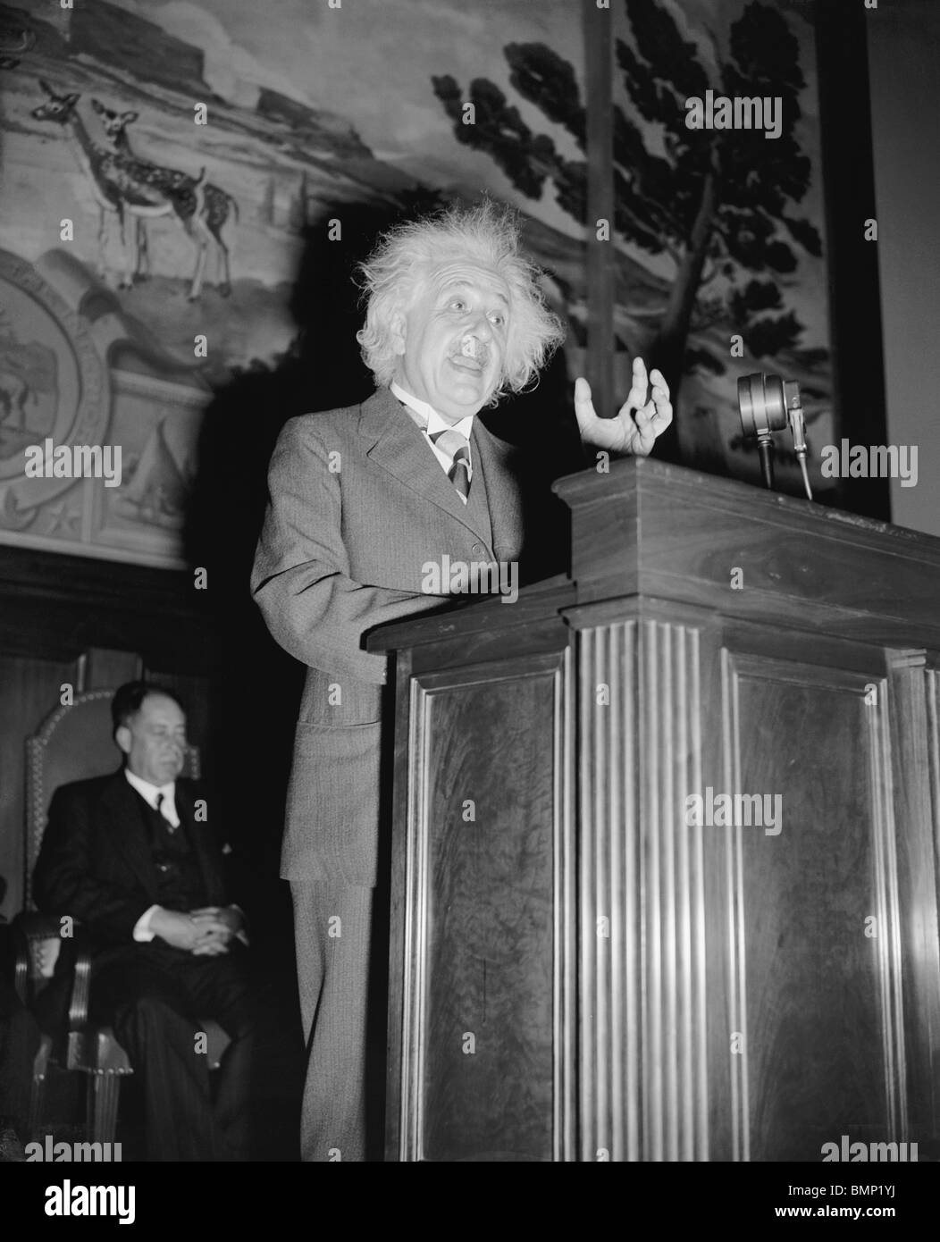 Foto der deutsche Physiker Albert Einstein (1879-1955) eine Rede in Washington DC im Mai 1940. Stockfoto