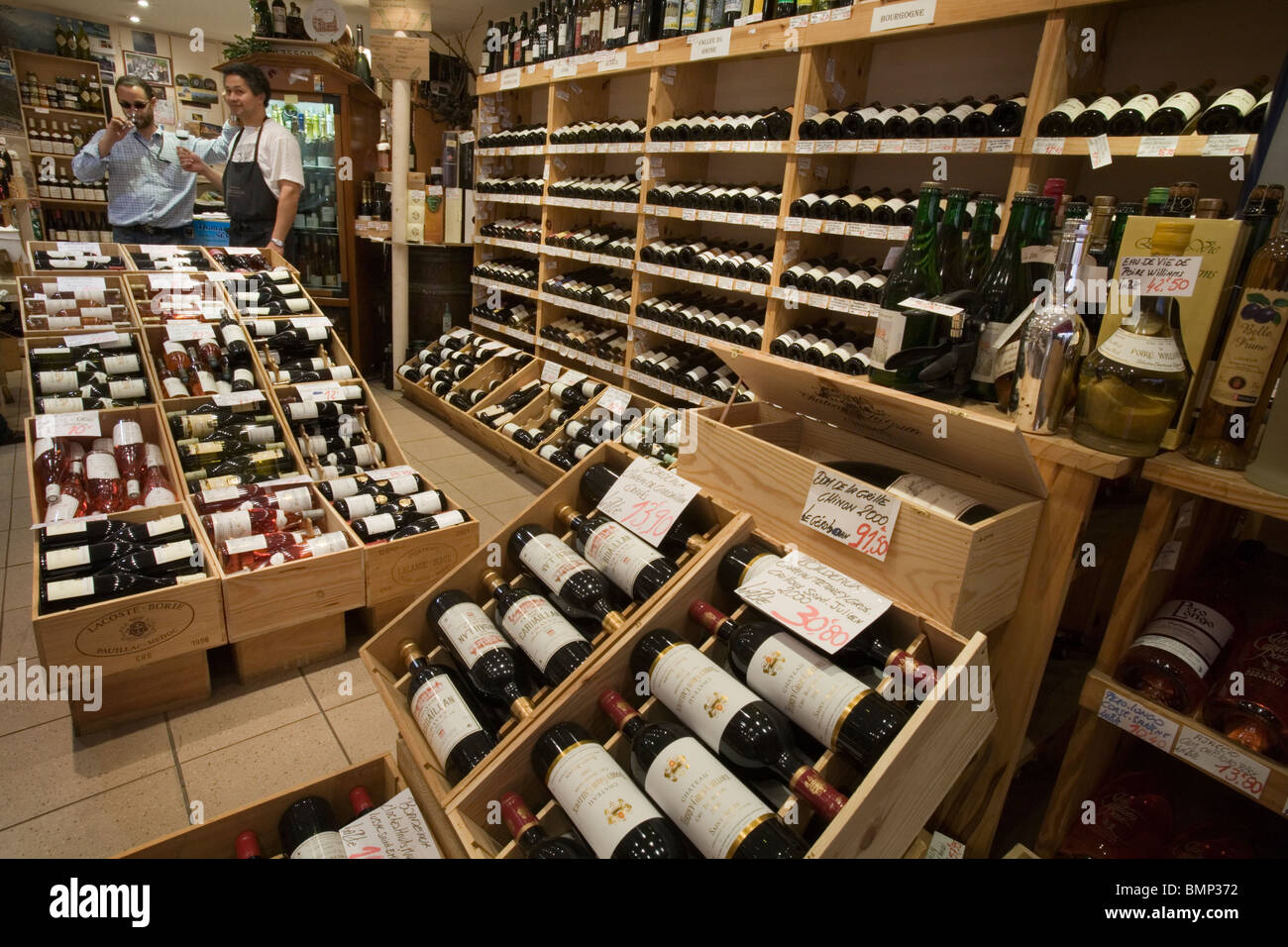 Ein Weingut in der Rue Mouffetard, Paris Stockfoto