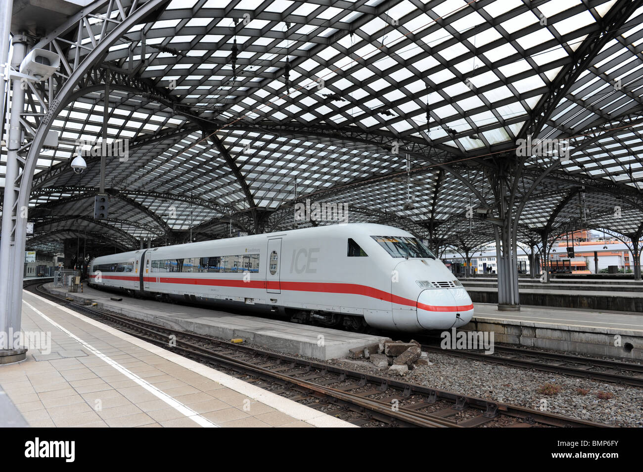 berlin nach köln zug ice