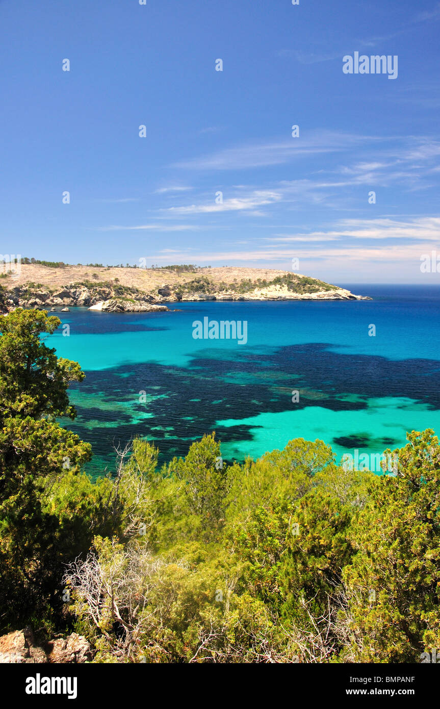 Küsten-Ansicht, Cala Xarraca, Ibiza, Balearen, Spanien Stockfoto