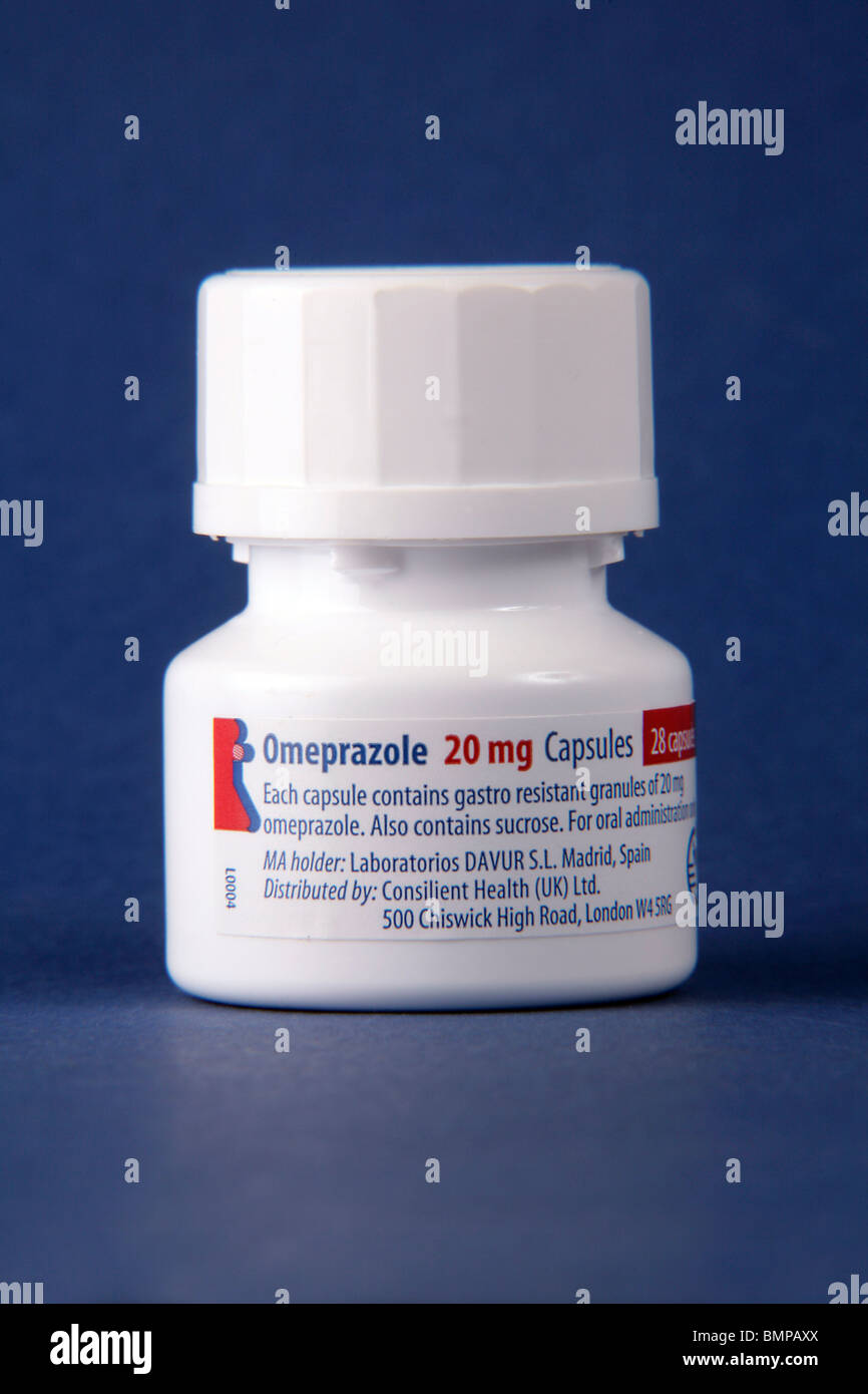 Omeprazol Tabletten Proton Pumpen-Hemmer für die Behandlung von  Magengeschwüren Dyspepsie und gastroösophagealen Reflux-Krankheit  Stockfotografie - Alamy