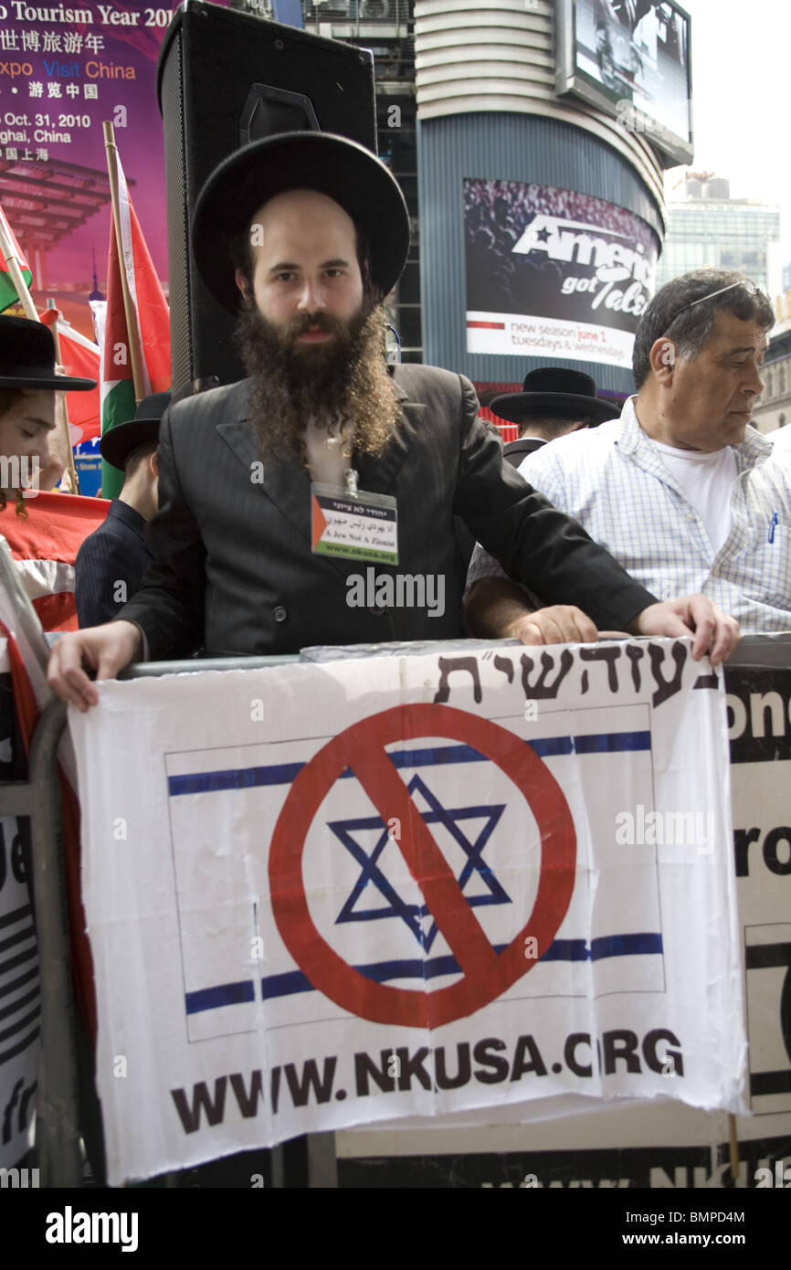 Anti-Zionist orthodoxe Juden und Palästinenser und andere protestieren gegen Israels brutaler Angriff auf die Gaza-Flottille Stockfoto