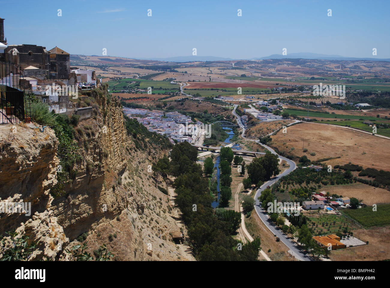 Zeigen Sie suchen Süd-östlich von der Plaza Cabildo, Arcos De La Frontera, Provinz Cadiz, Andalusien, Südspanien, Westeuropa an. Stockfoto