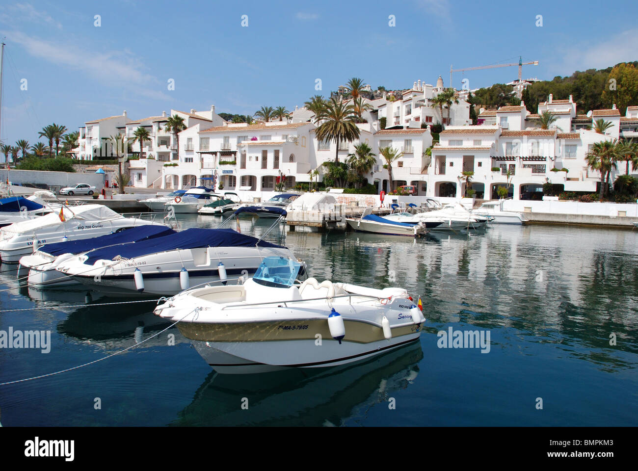 Boote in der Marina, Marina del Este, Costa Tropical, Costa Del Sol, Provinz Granada, Andalusien, Südspanien, Westeuropa. Stockfoto