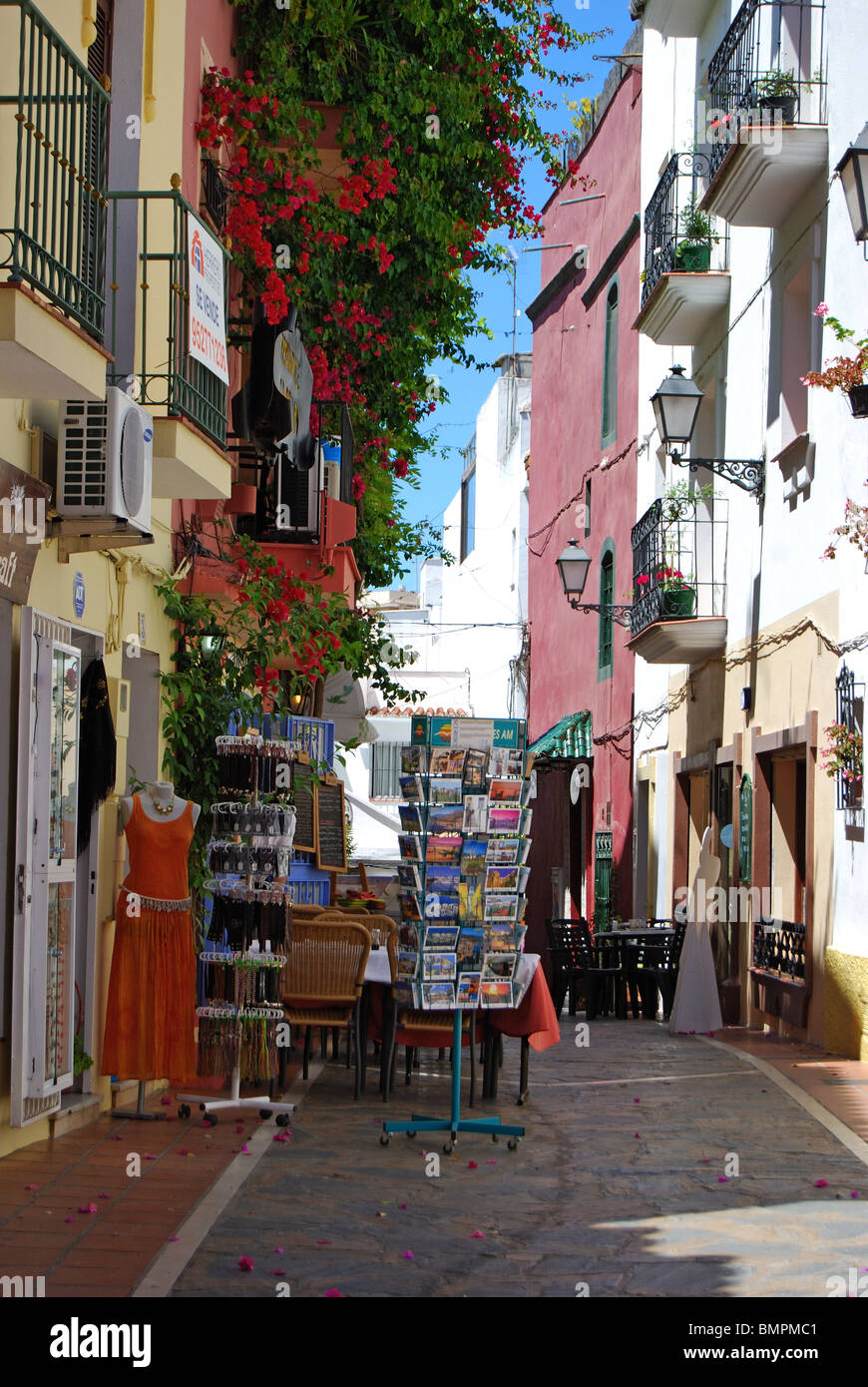 Souvenir-Shops in der alten Stadt, Marbella, Costa del Sol, Provinz Malaga, Andalusien, Spanien, Westeuropa. Stockfoto