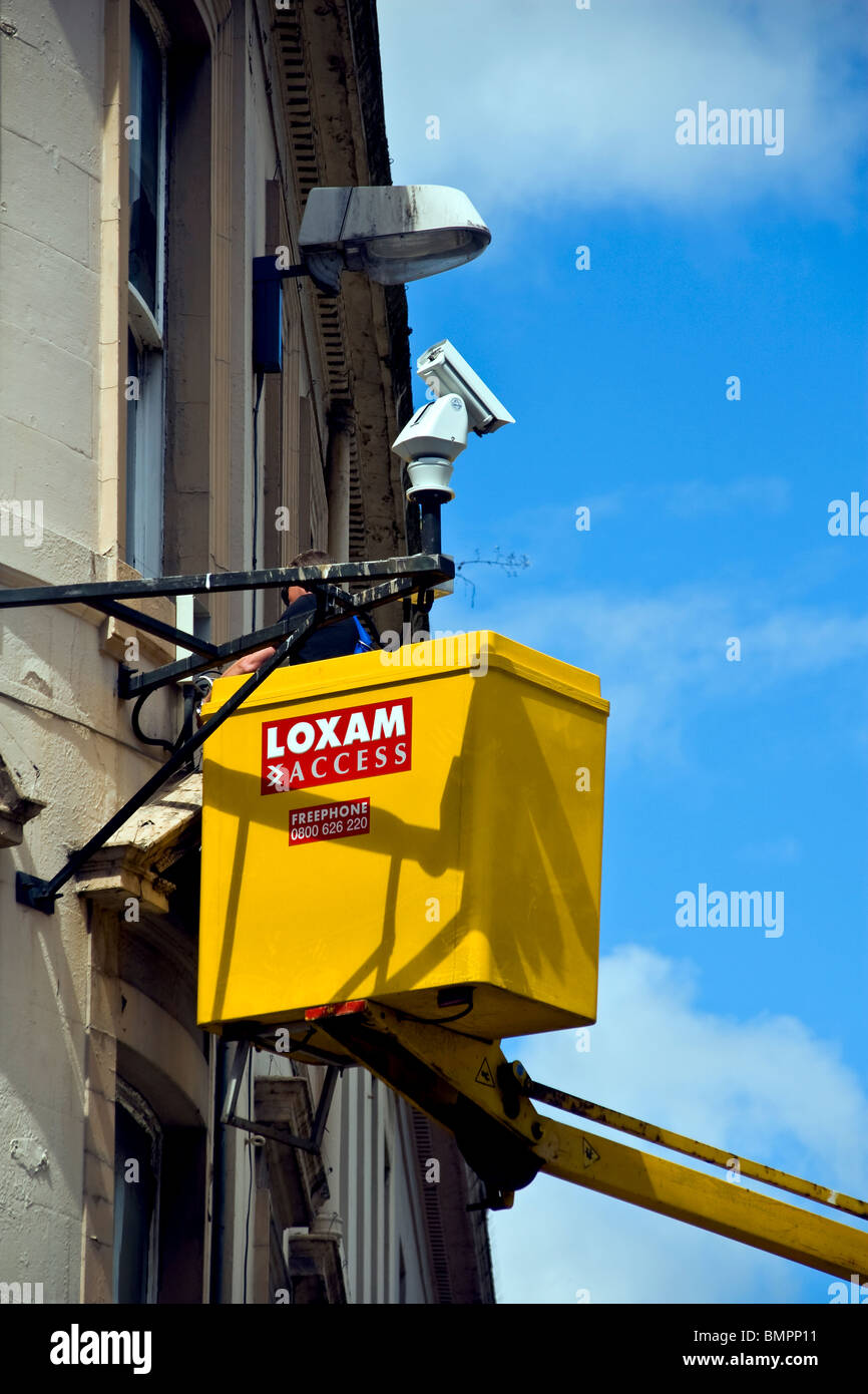 Neuen CCTV-Kameras installiert auf einem Gebäude in der Innenstadt von Dundee Stockfoto