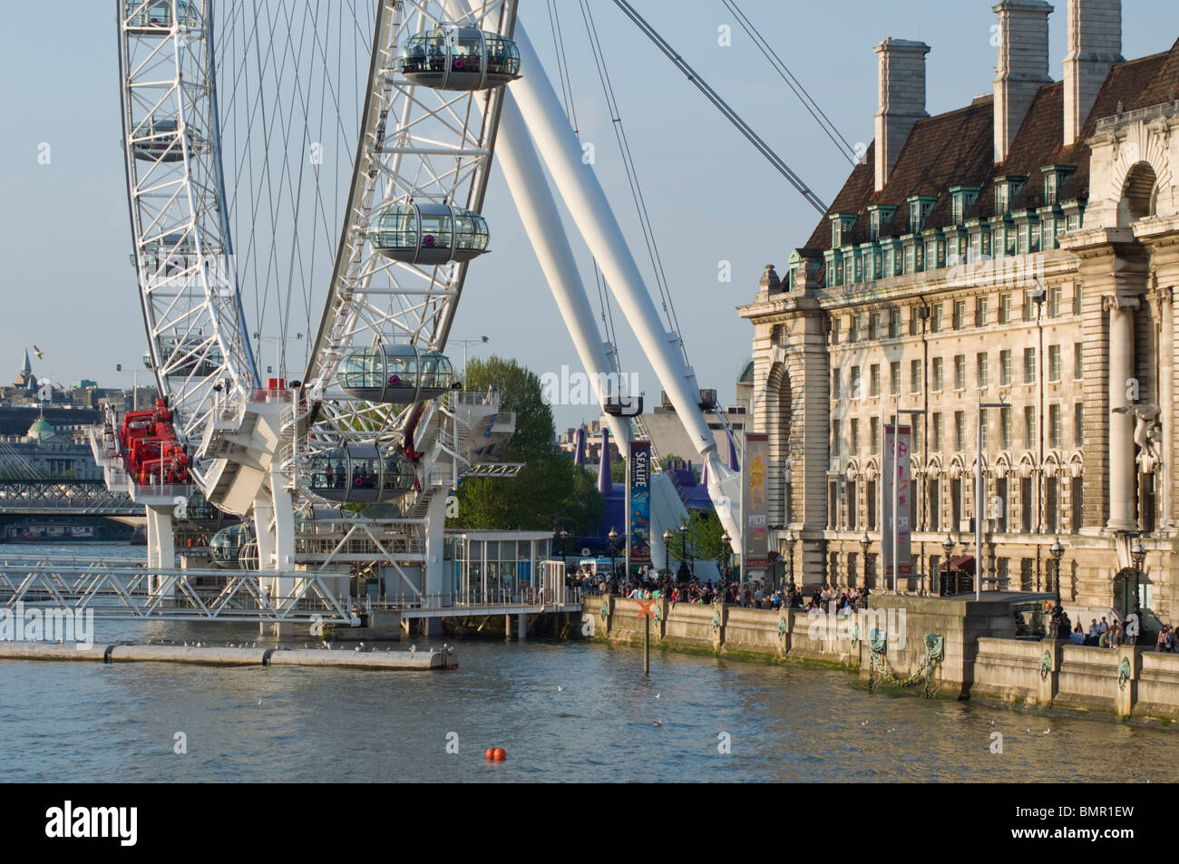 Das Merlin Entertainments London Eye (häufig das London Eye oder Millennium Wheel, ehemals das British Airways London Eye) Stockfoto