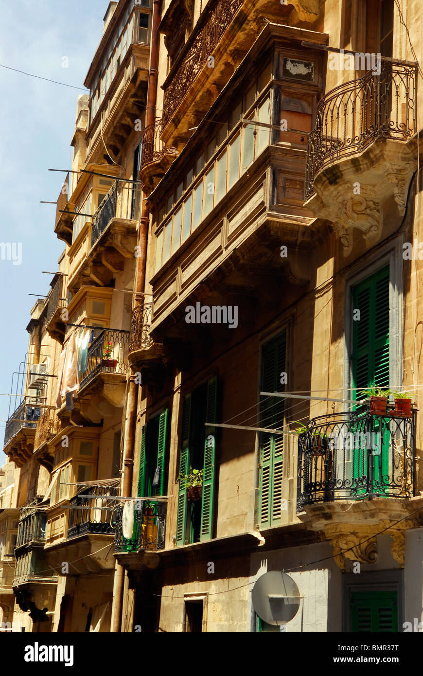 Traditionelle Balkone oder Gallariji, in Valletta, der Hauptstadt von Malta. Stockfoto