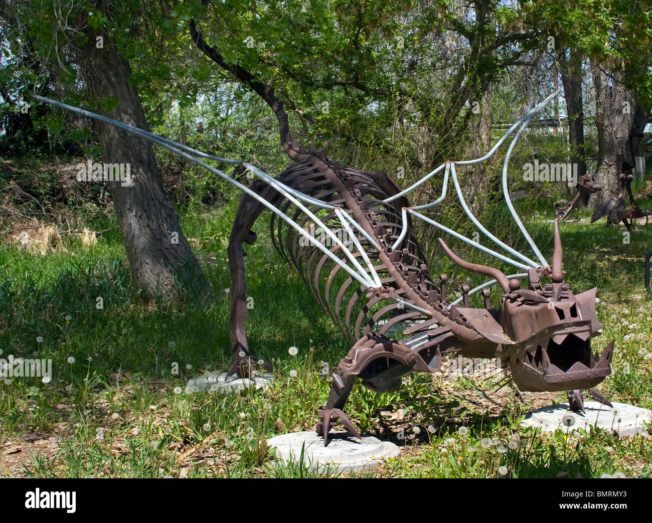 Der Swetsville Zoo in Fort Collins, Colorado, zeigt skurrile Metallskulpturen von Bill Swets, die Kunst, Kreativität und Outdoor-Spaß miteinander verbinden. Stockfoto