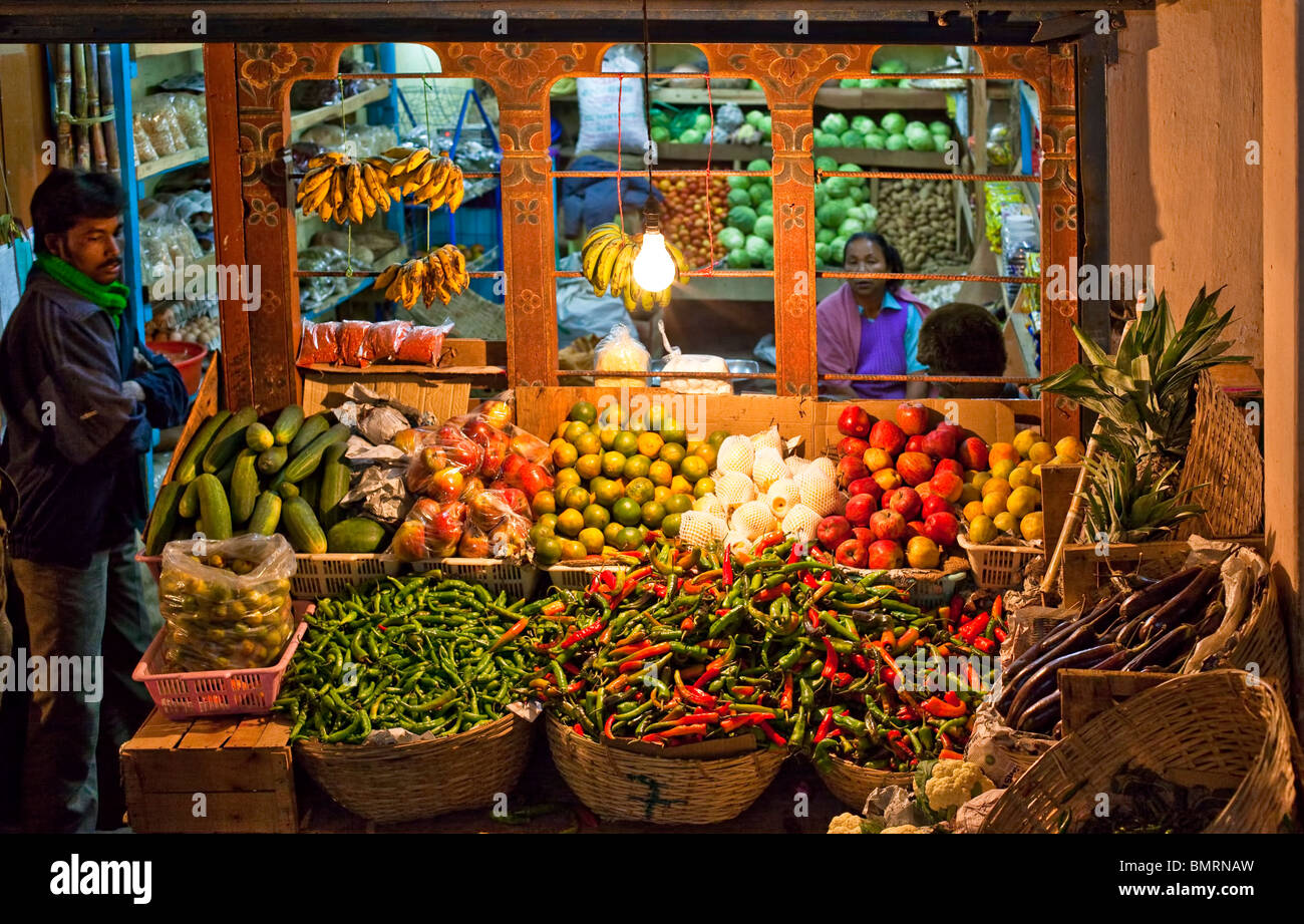 Lebensmittel Shop am Markt in Hongkong, Thimphu, Bhutan Stockfoto