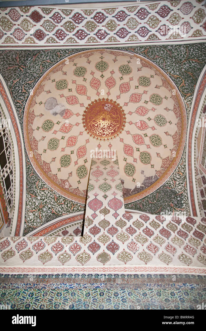 Eine Decke in The Harem, Topkapi-Palast, auch bekannt als Topkapi Sarayi, Sultanahmet, Istanbul, Türkei Stockfoto