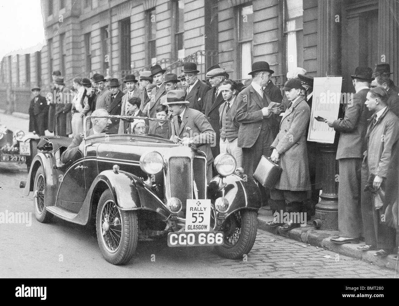 RAC Rally 1936, Standard 12 Avon Sport an der Glasgow-Steuerung Stockfoto