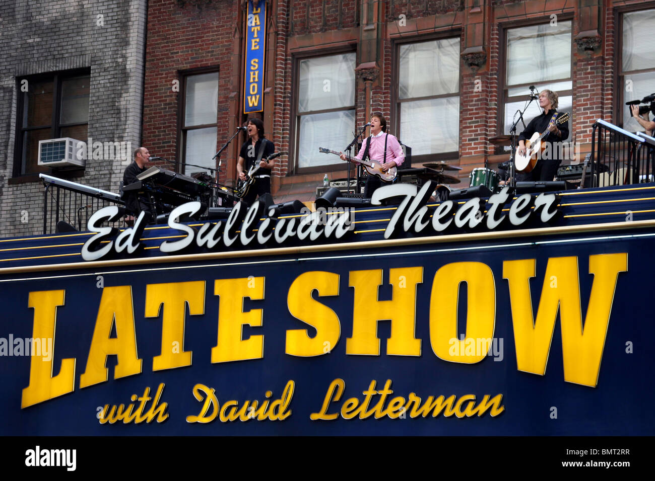 Paul McCartney Konzert im Freien auf Late Show with David Letterman Ed Sullivan Theater Stockfoto