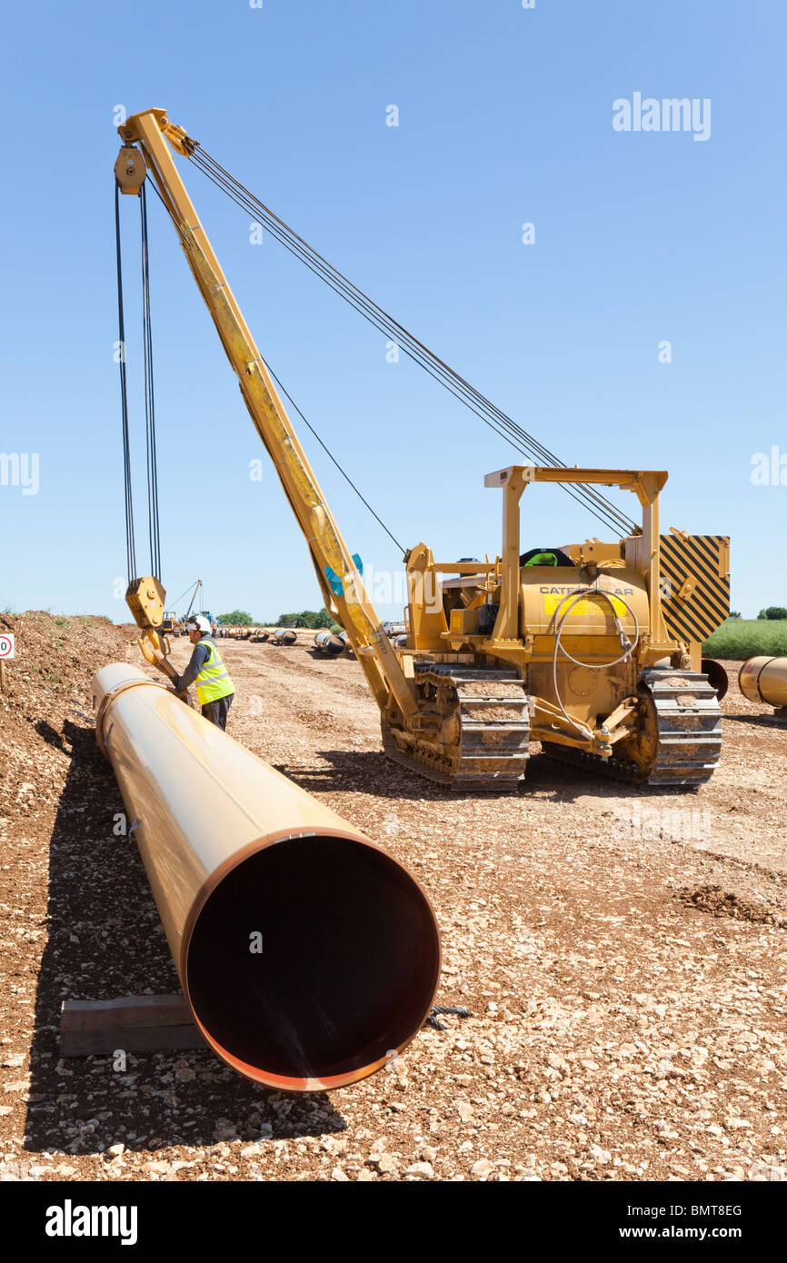 National Grid-Erdgas-Pipeline verlegt werden, gesehen hier überquert die Cotswolds in der Nähe von Elkstone, Gloucestershire Stockfoto