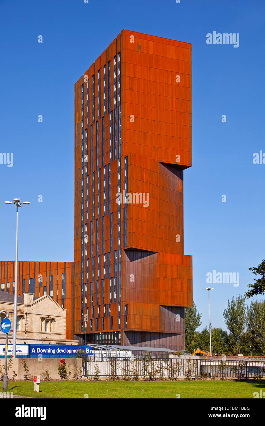 Rundfunk Platz, ist das neue Gebäude Teil des University of Leeds Met. Stockfoto