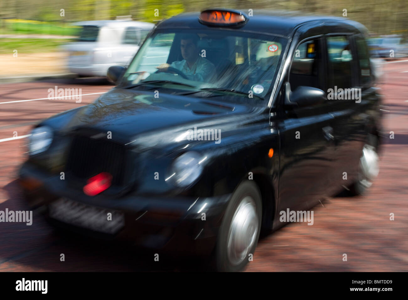 Schwarzes Taxi in London, London, Sonntag, 11. April 2010. Stockfoto