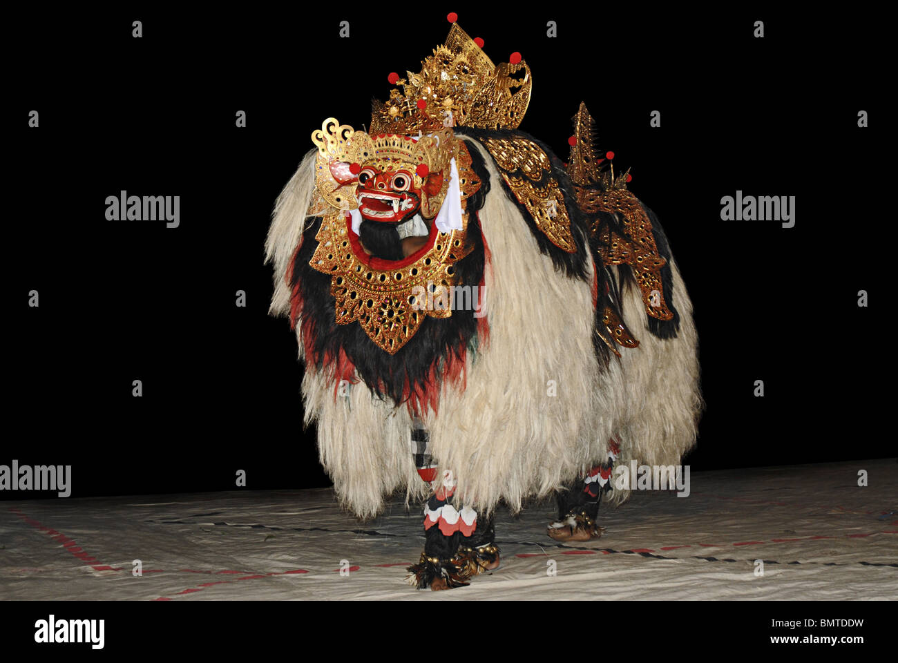 Indonesien-Bali, Barong, eine fantastische Kreatur vertreten kein Tier bekannt ist geistiges Symbol der Tugend und wirkt in dem Stück. Stockfoto