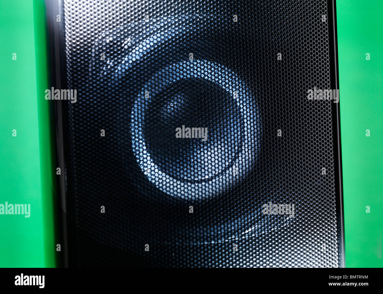 Lautsprecher-Detail, close-up-Grafik auf einem grünen Hintergrund Stockfoto