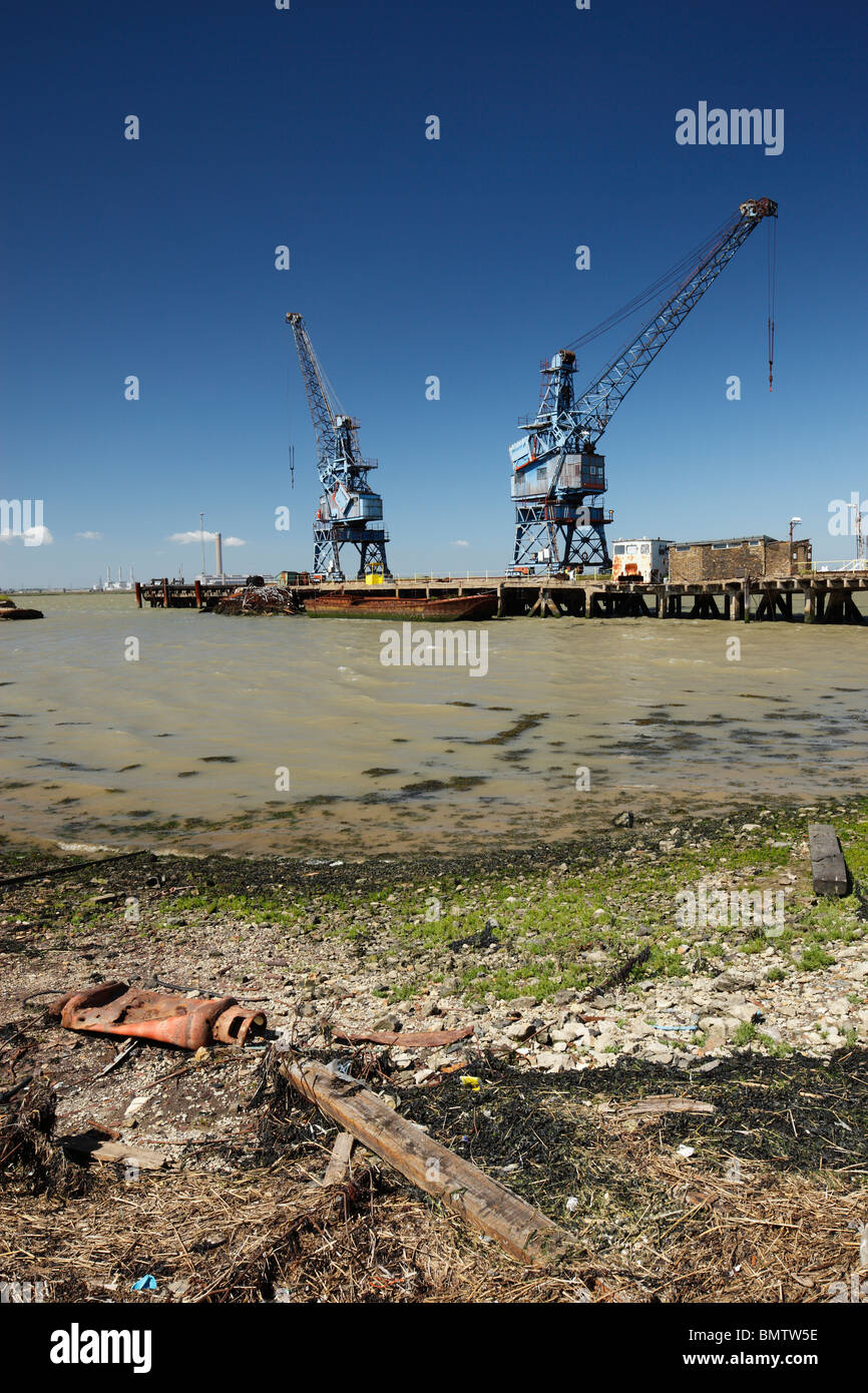 Stillgelegten Industrieareal im Kohle-Waschanlagen Wharf, Sheppey. Stockfoto