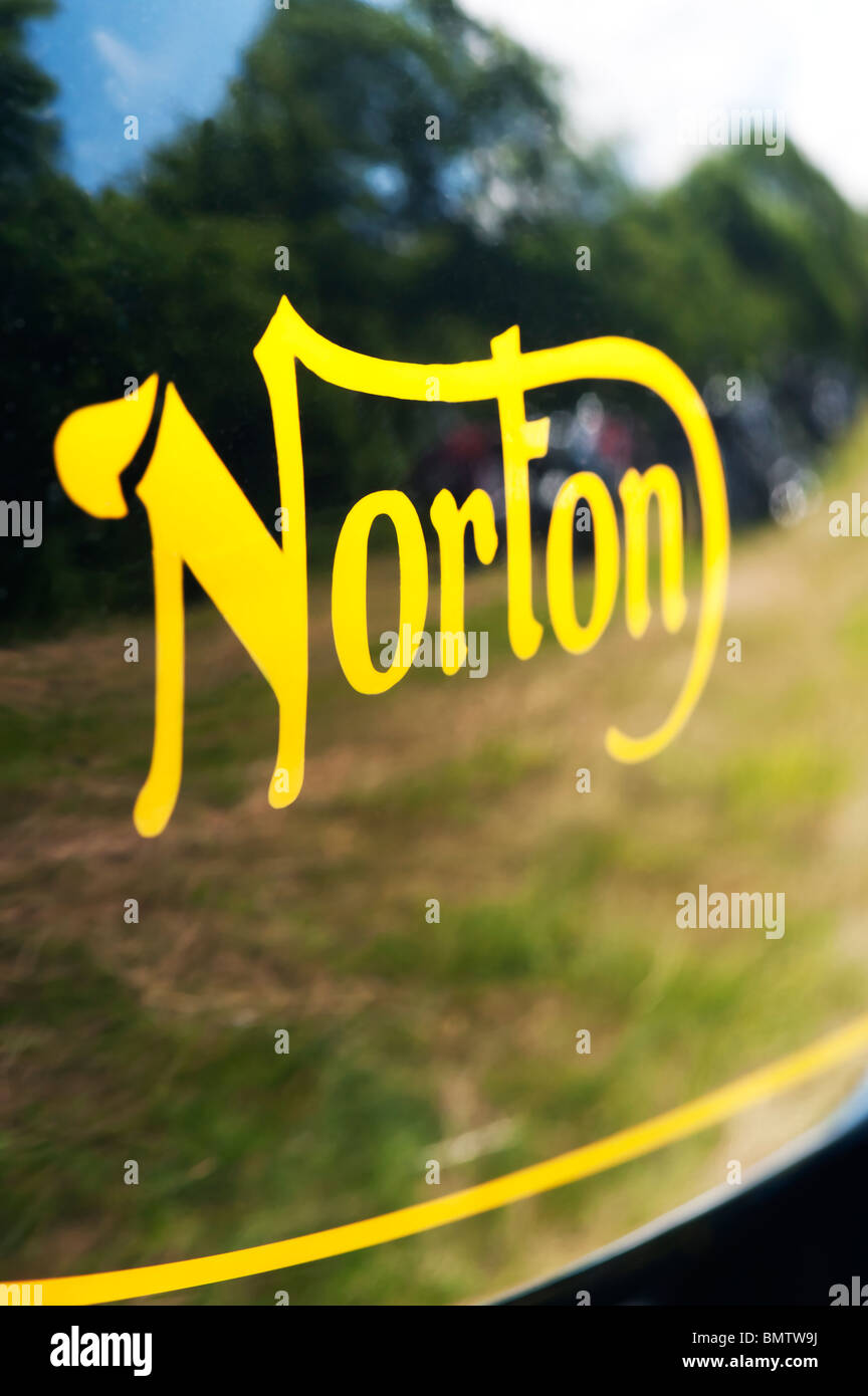 Norton Commanndo Benzintank abstrakt, Klassische britische Motorrad Stockfoto