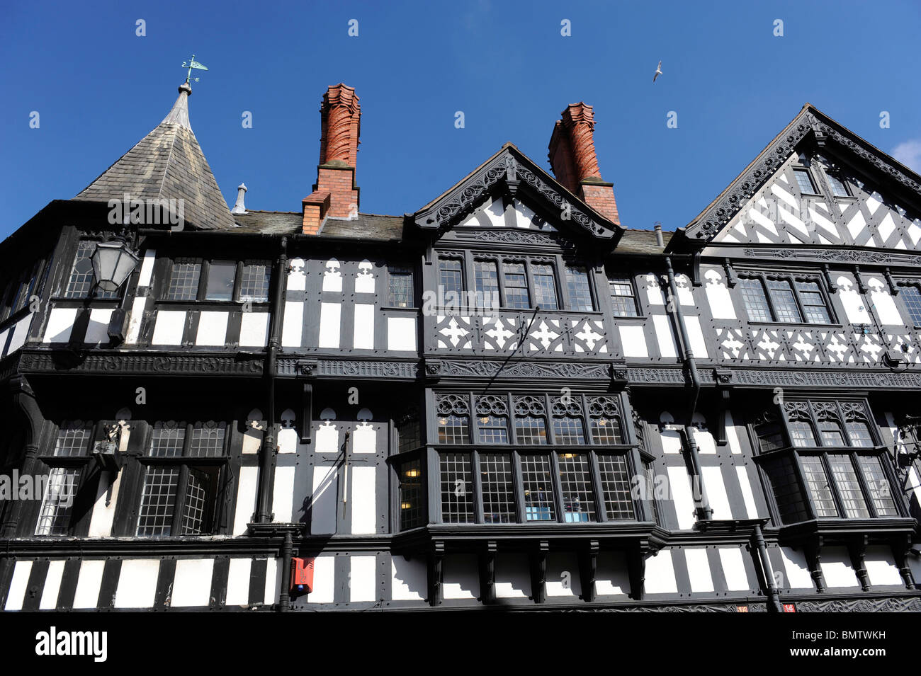 Schwarz / weiß halb Holz Rahmen tudor-Gebäude in Chester Stockfoto