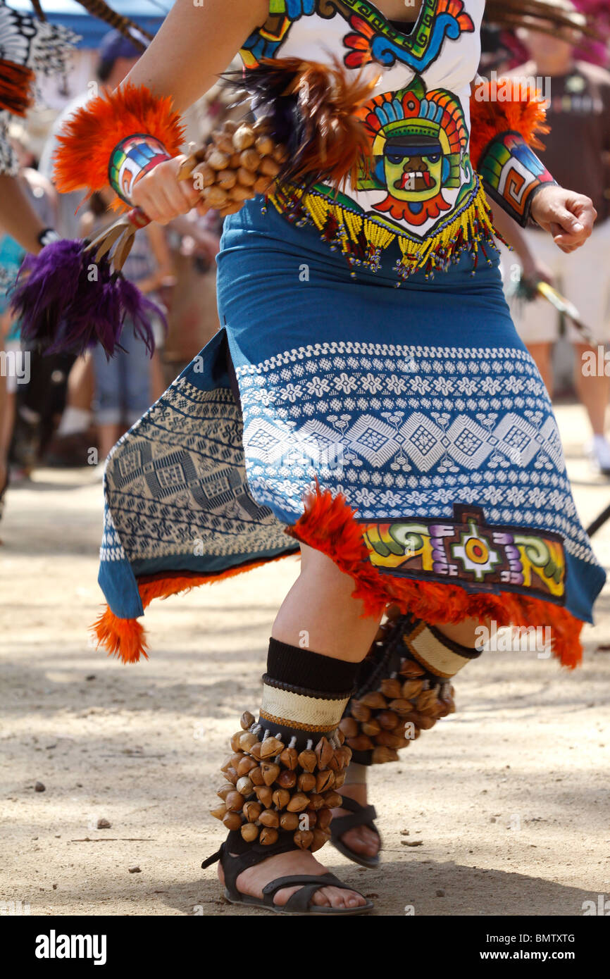 Aztekische Tänzer einen traditionellen Tanz Stockfoto