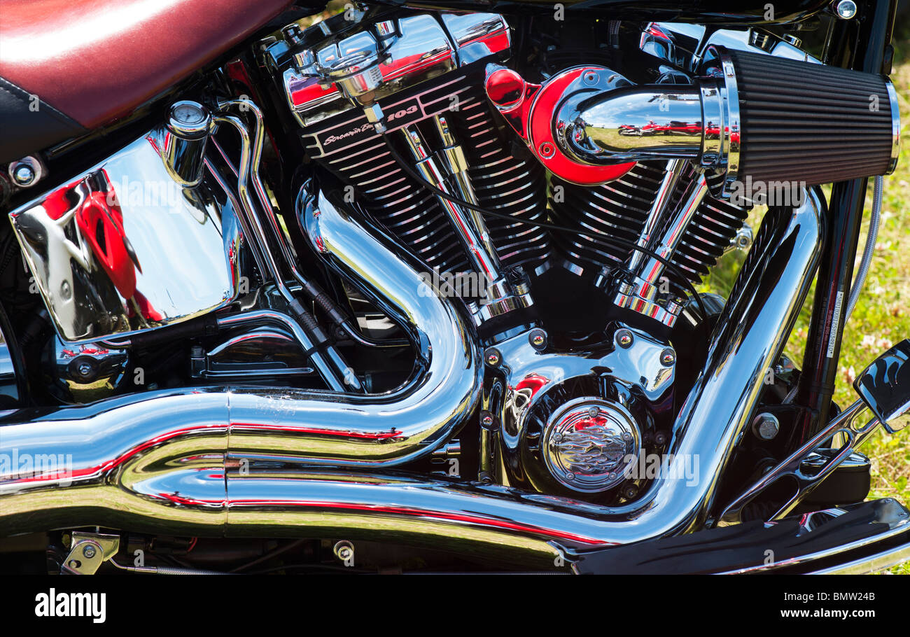 Custom Motorrad Harley Davidson CVO Fatbob, screaming Eagle Motor, an einem Bike-Show in England Stockfoto