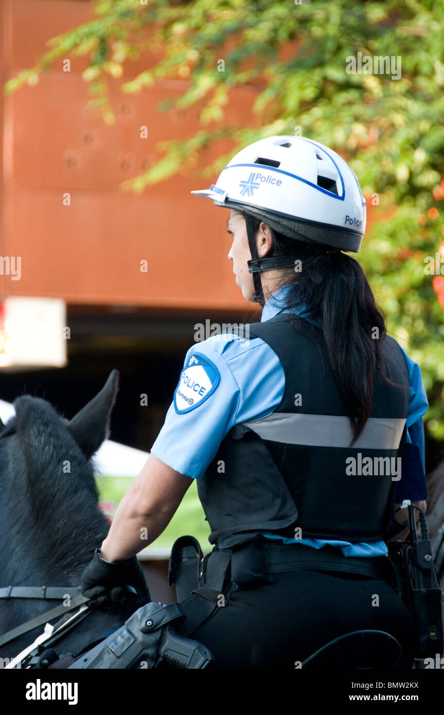 Polizistin auf Pferd Montreal Kanada Stockfoto