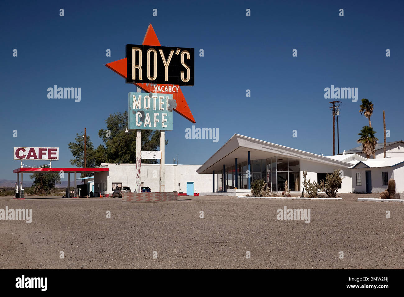 Roys Tankstelle auf der alten Route 66 Amboy CA USA Stockfoto, Bild