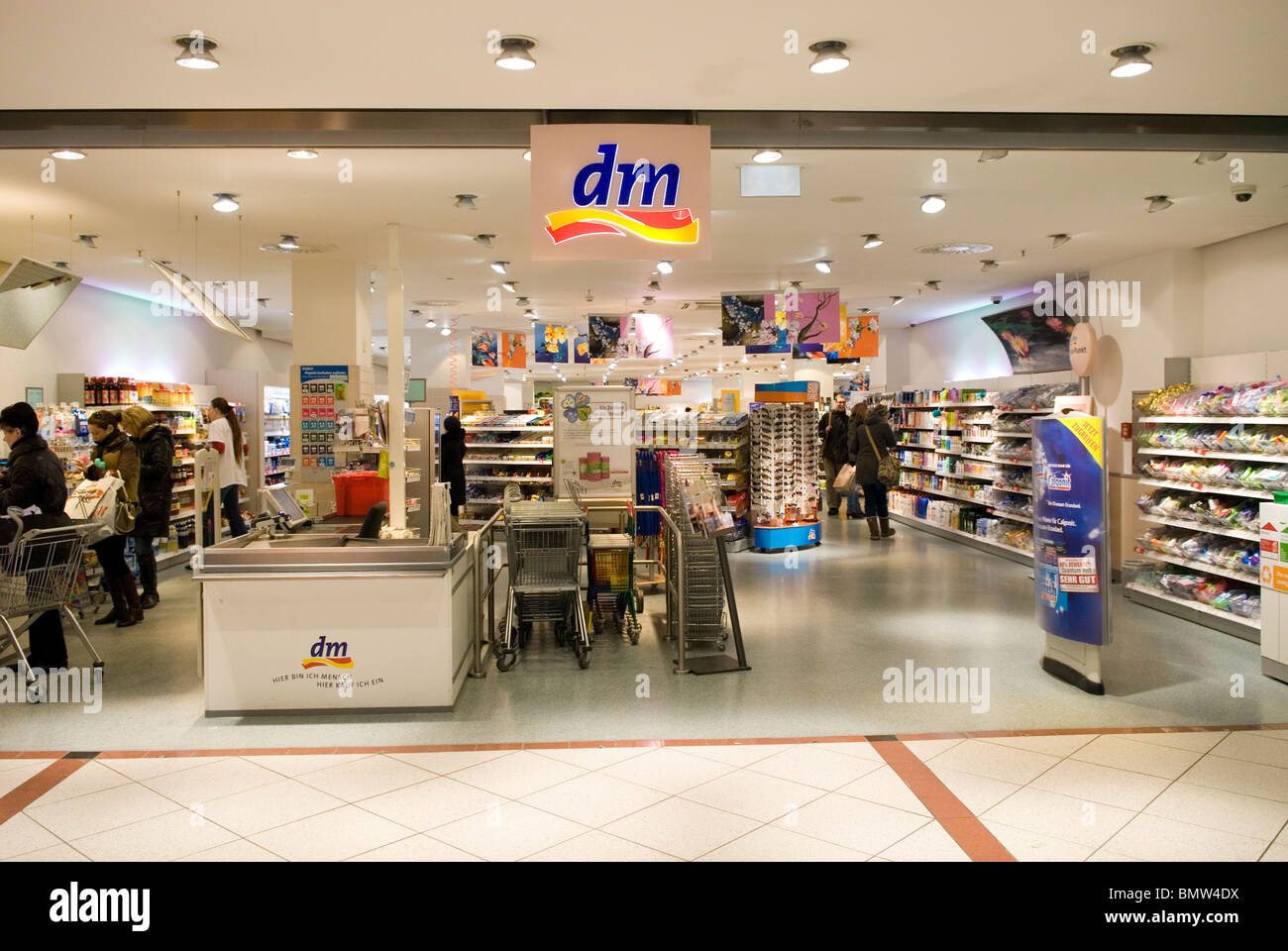 DM speichern innen Europa Einkaufszentrum Charlottenburg Berlin City Deutschland Stockfoto