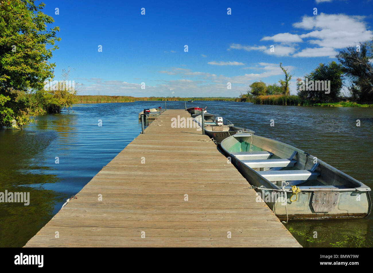 Die Schiffsanlegestelle am See Rasen, Teil der Kette O' Lakes State Park im Norden von Illinois in der Nähe von Fox Lake, Illinois, USA Stockfoto