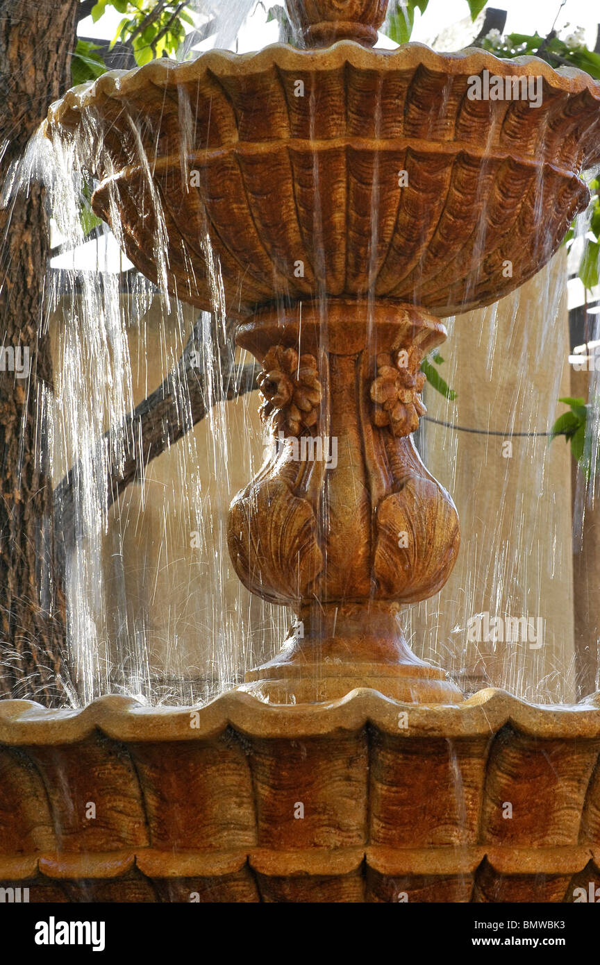 Brunnen in Tlaquepaque Einkaufsviertel, Sedona, AZ Stockfoto