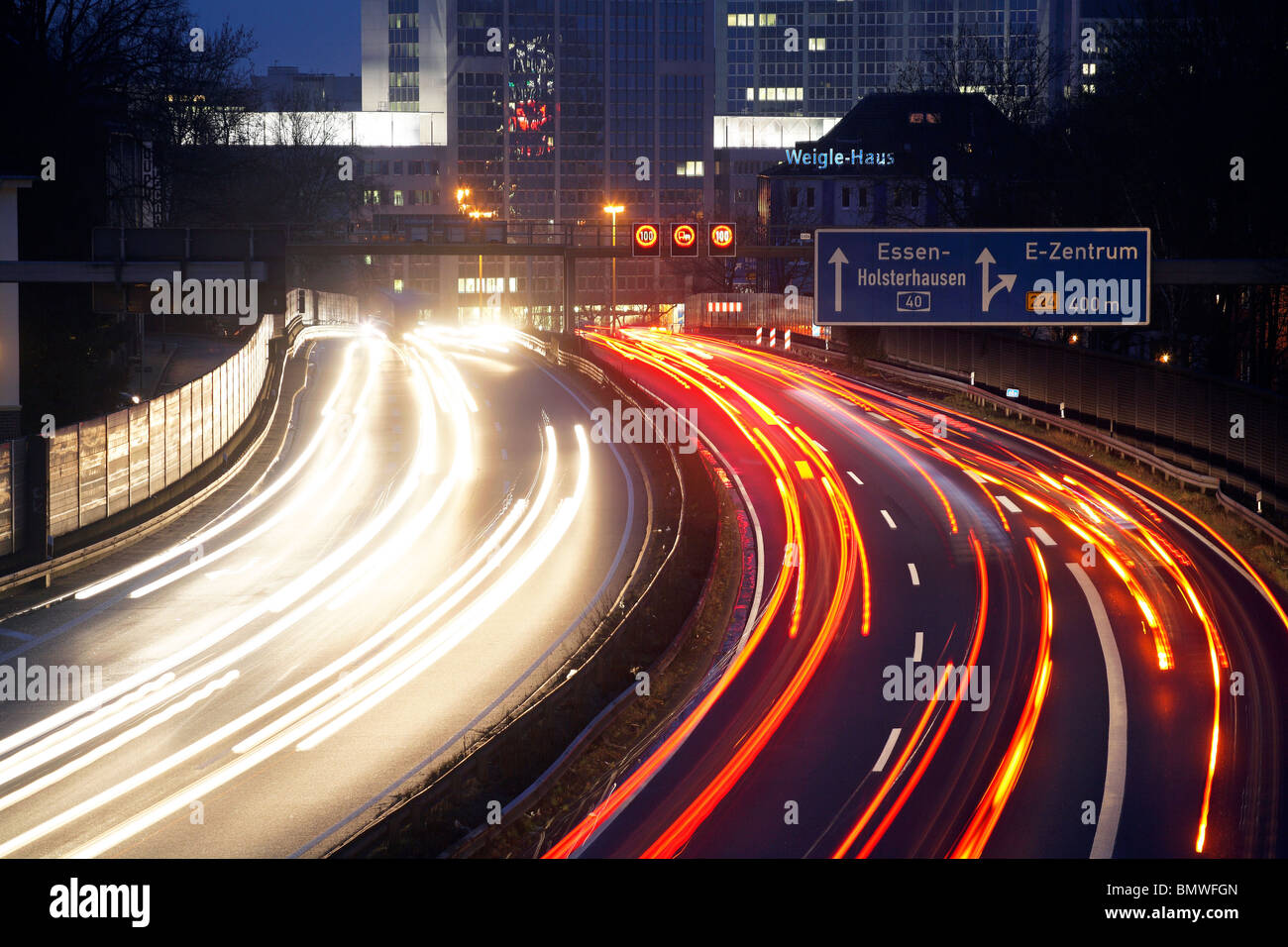 Rush Hour auf der Autobahn A40, Essen, Deutschland Stockfoto