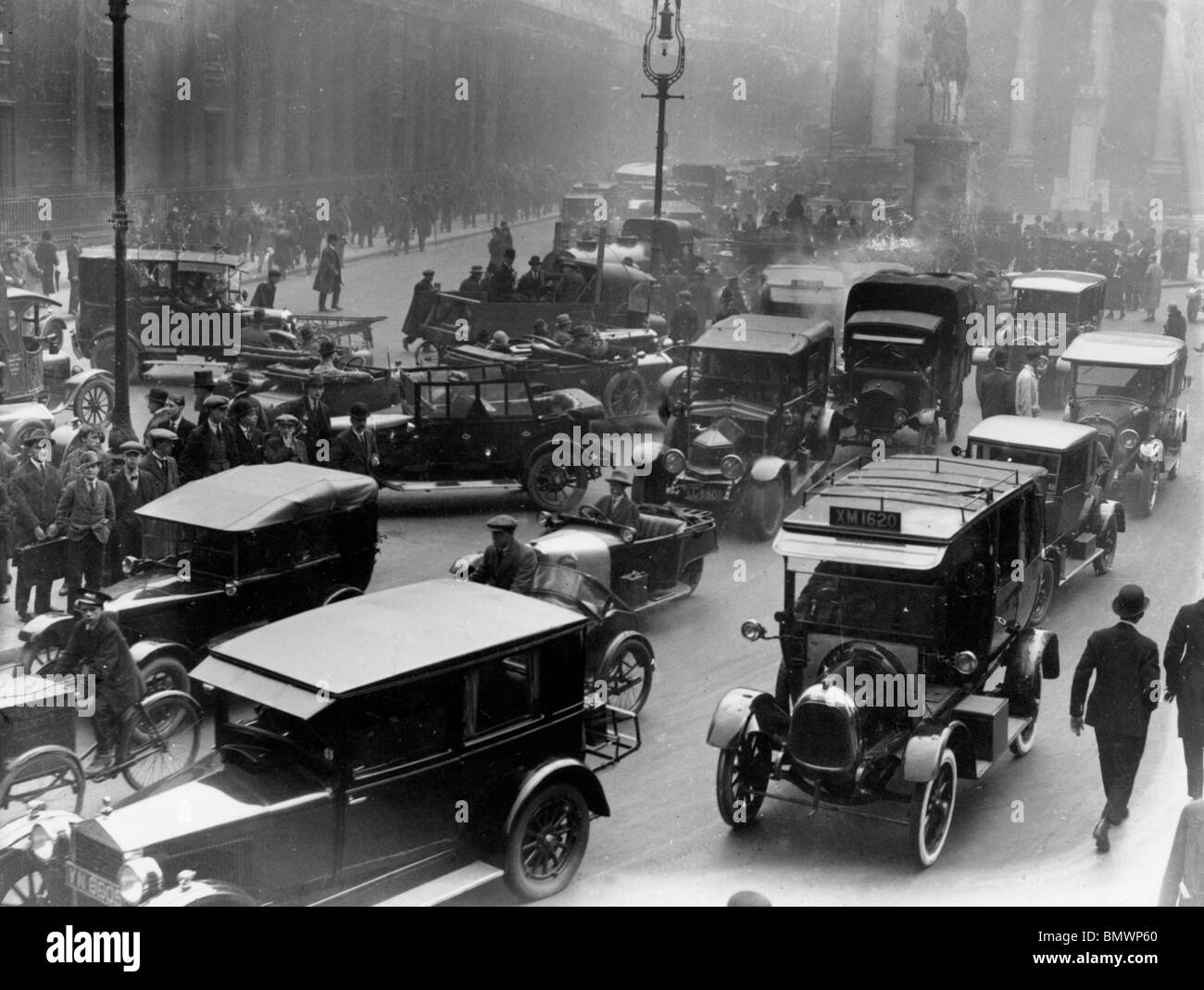 Londoner Straßenszene in 1920er Jahren Stockfoto