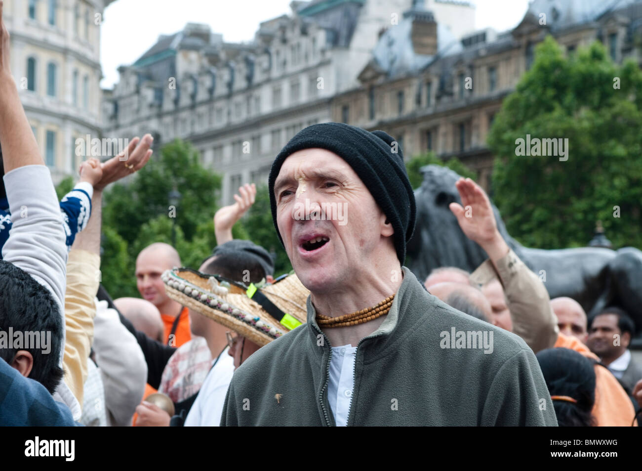 Anhänger-Gesänge an Hare-Krishna-Festival der Streitwagen, Trafalgar Square, London, 20. Juni 2010, UK Stockfoto Anhänger-Gesänge an Hare-Krishna-Festival der Streitwagen, Trafalgar Square, London, 20. Juni 2010, UK Stockfoto