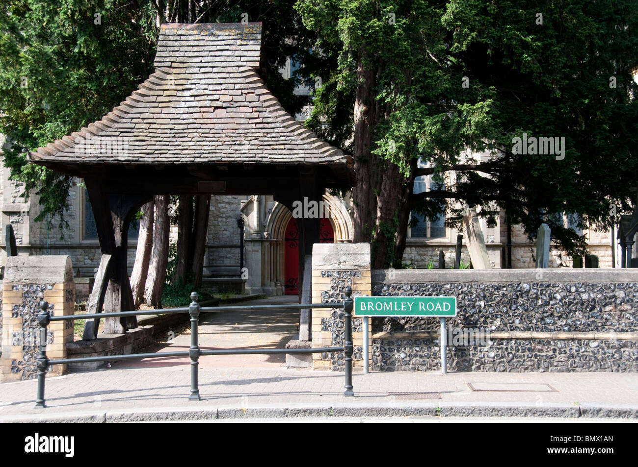 Lynch Tor nach St. George Kirche, Beckenham, Kent, England Stockfoto