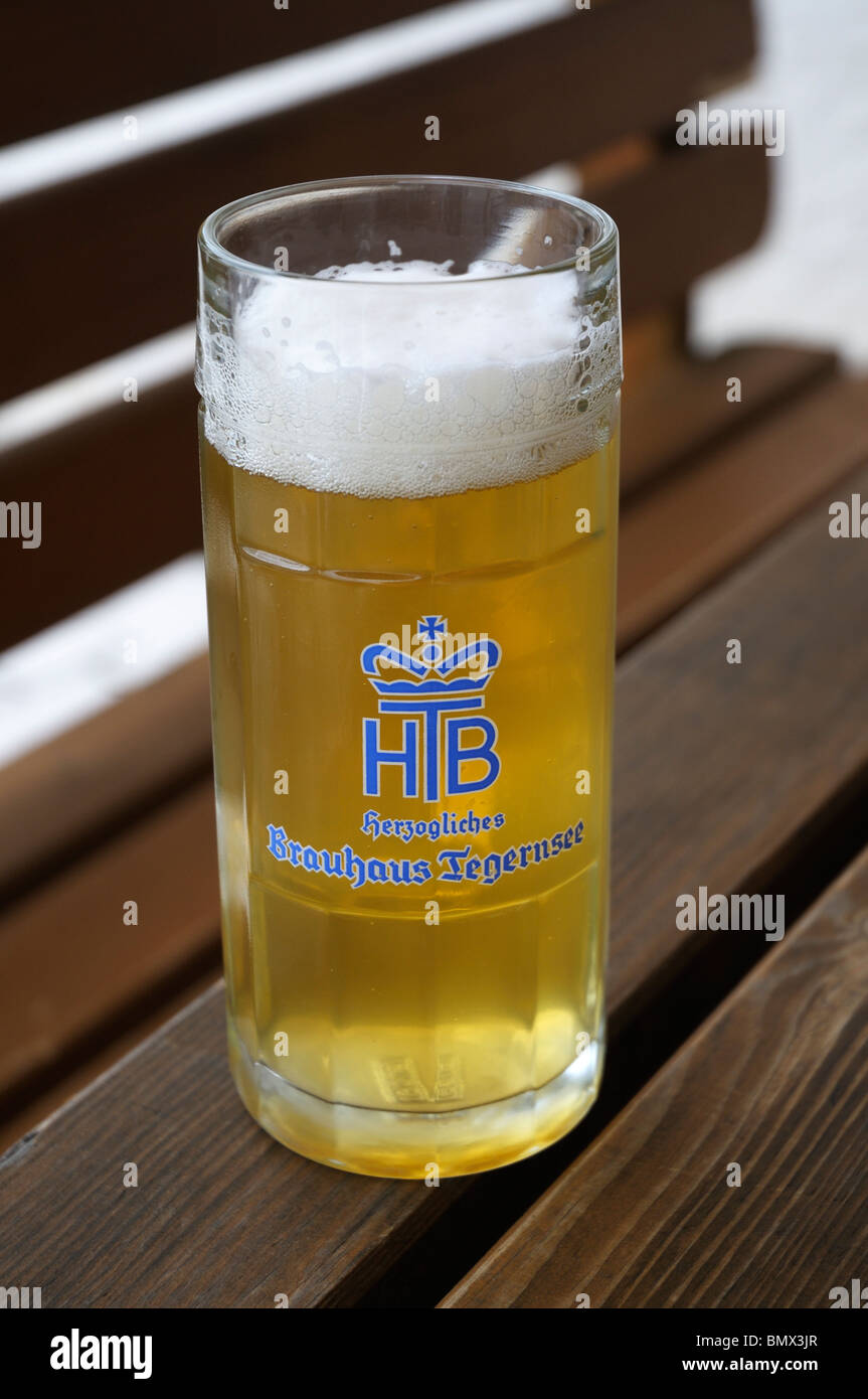 Glas Bier vom Brauhaus Tegernsee, Bayern, Deutschland Stockfotografie -  Alamy