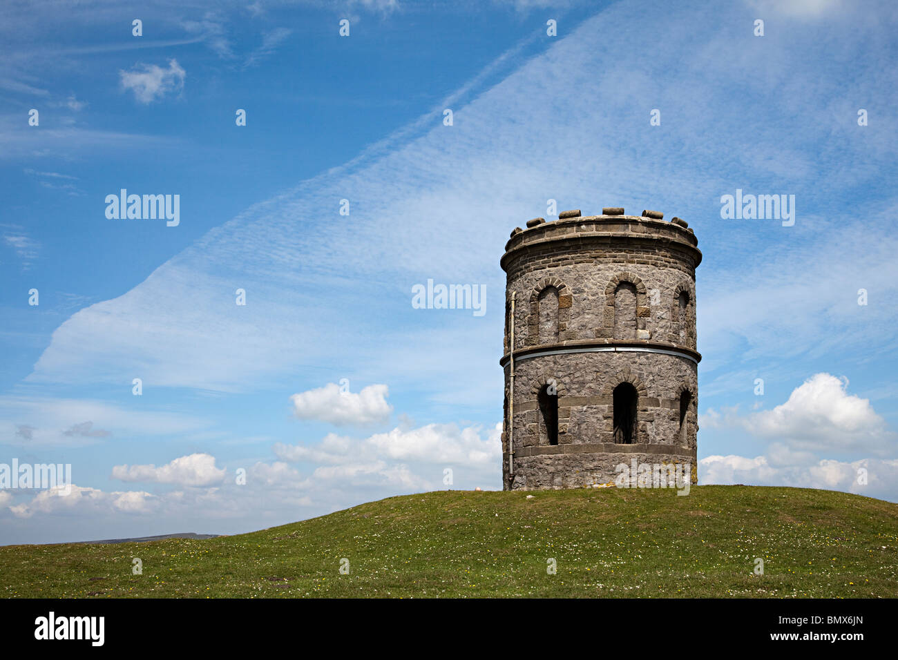 Salomos Tempel oder Grinlow Turm in Buxton Landschaftspark Buxton Derbyshire UK Stockfoto