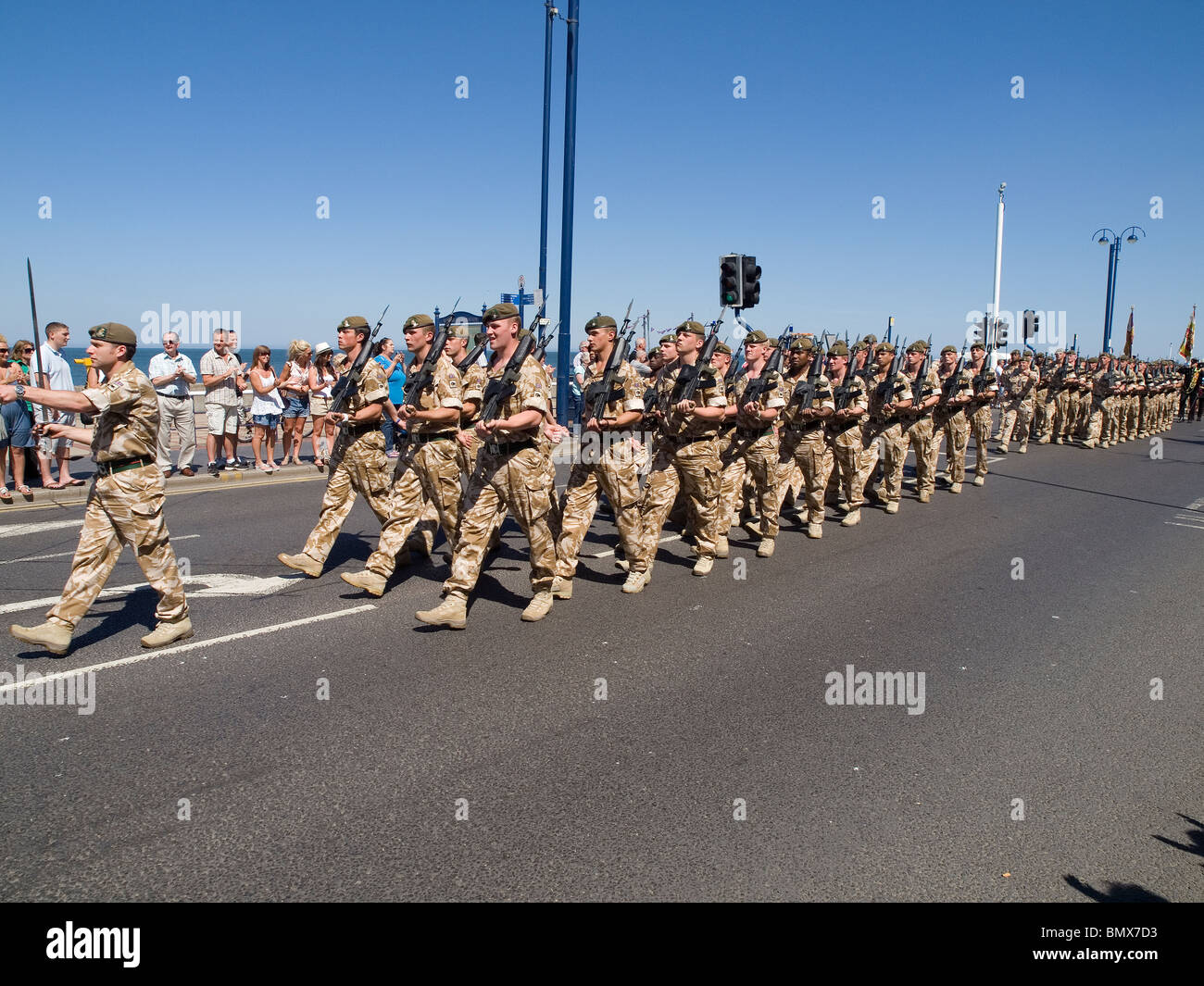 Das Yorkshire Regiment Ausübung ihrer Freiheitsrechte marschieren durch Redcar bei ihrer Rückkehr aus Afghanistan, Juni 2011 Stockfoto