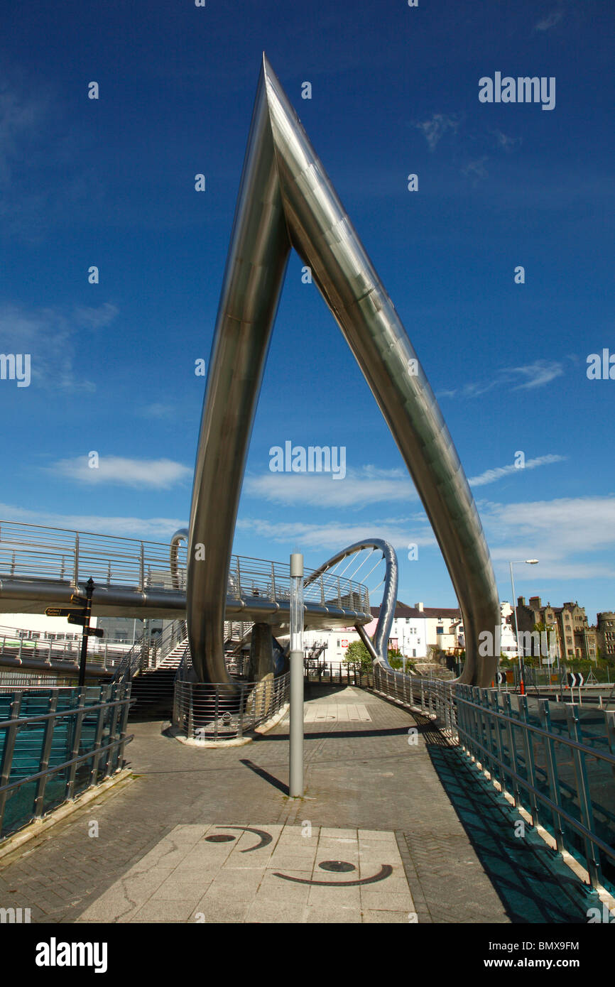 Rostfreier Stahl Celtic Gateway Bridge, Holyhead, Anglesey, Nord-Wales, England, UK. Stockfoto