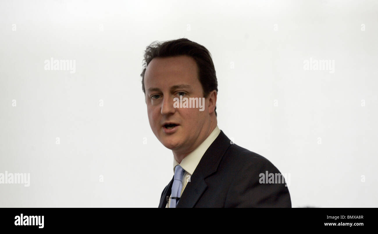 David Cameron mp bei Coplands Schule brent Stockfoto